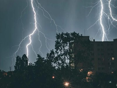 Полтавщину продовжить заливати дощами, а на сході області очікують потужні зливи