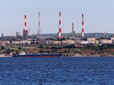 Саратовський НПЗ зупинив роботу після атаки БПЛА, – Reuters