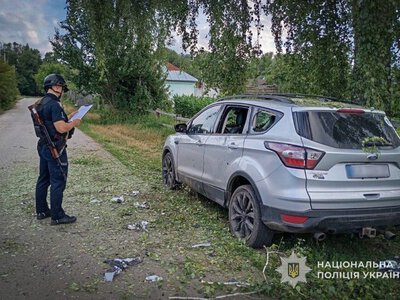 У Шосткинській громаді внаслідок влучання дрона в автомобіль поранено 36-річного чоловіка + Фото