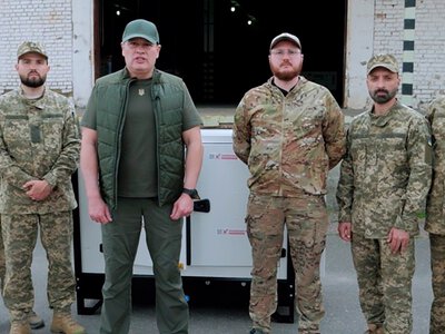 «Українська команда» передала потужну дизельну електростанцію бійцям 72 ОМБр 