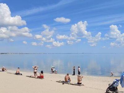 Порожні пляжі та жести відчаю: що відбувається з курортним Кримом