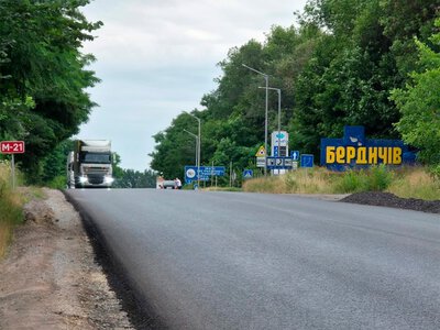 Об’їзд без світлофорів та заторів: обхід Бердичева нарешті закатали в асфальт