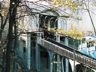 Обмеження на місяць у Києві: який транспорт зупинився, - ФОТО
