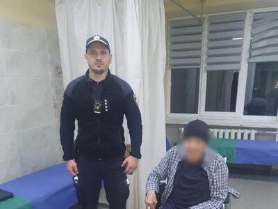 Нічні пошуки на Калущині: поліцейські з дронами та рятувальники знайшли 81-річного пацієнта, який втік з лікарні