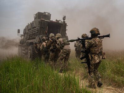 Надбавка для військових: в яких випадках не виплачують 10 000 гривень