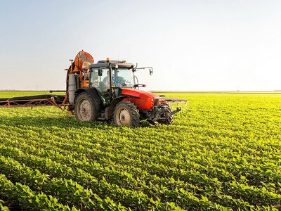 Франція запроваджує допомогу фермерам через стрибок цін на добрива