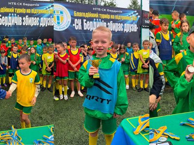 Футбольні баталії під дощем: у Романівці пройшов клубний турнір СК «Бердичів»