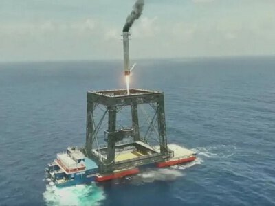 Кінець монополії SpaceX: Китай уперше посадив багаторазову ракету на корабель посеред океану