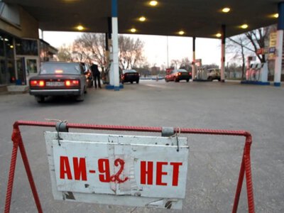 Черги на АЗС і дефіцит пального: у Кремлі пояснили причину проблем