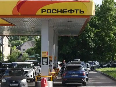 Reuters: Виробництво бензину в Росії покриває лише 65% попиту після ударів ЗСУ