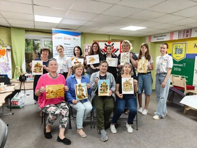 Переселенки Херсонщини у Дніпрі створили кавові картини