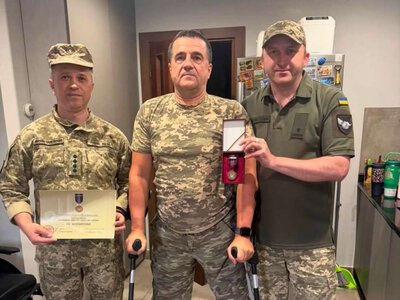 Захисника з Чортківщини Олега Дубового нагородили медаллю Міноборони