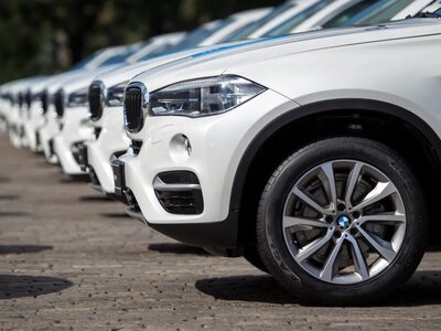BMW звинуватила Росію у випуску піратських автомобілів