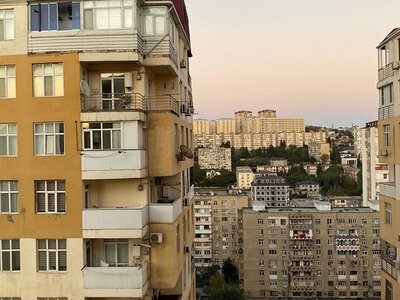 Що не можна робити у квартирі та під'їзді: юристи пояснили правила і штрафи