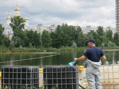 У Києві озеро після атаки РФ ще довго буде забрудненим
