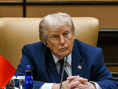 «Сподіваюся, ви сумуватимете за мною». Трамп розповів, які накази лишив у записці на випадок, якщо Іран уб'є його