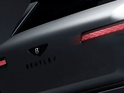 Bentley розсекретив перший електрокар: чим здивує новинка