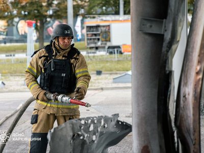Рятувальники загасили пожежу на АЗС у Харкові (фото)