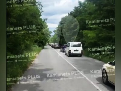 На Кам’янеччині через велочемпіонат утворилися кілометрові затори на трасі до Бакоти (ВІДЕО)