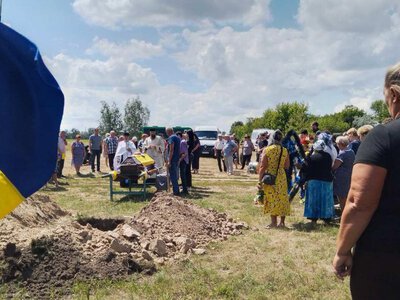 Повернувся «на щиті» через два з половиною роки: у Кобеляцькій громаді поховали захисника Михайла Черненка