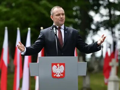 Навроцький закликав парламент заборонити в Польщі червоно-чорний прапор