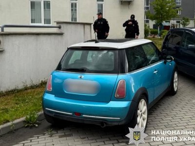 У Львові в автомобілі виявили тіло застреленого чоловіка