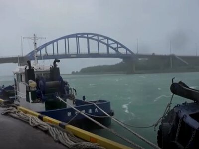 Тайфун Баві дістався Китаю після евакуації майже 2 мільйонів людей