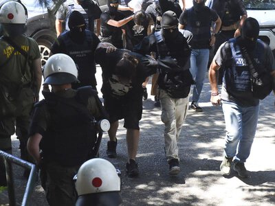 У Греції розпочато справу проти підозрюваних у нападах на оселі представників керівної партії