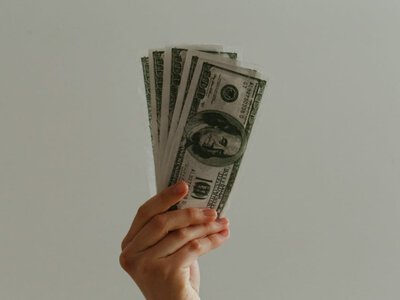 На які дивні речі витрачають капітали багатії нової еліти – дослідження Reuters (Відео)