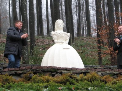 Романтика в Карпатах: чому пам'ятник імператриці Сісі на Закарпатті став магнітом для туристів