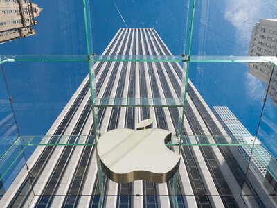 Apple звинуватила OpenAI у крадіжці комерційних секретів і подала до суду