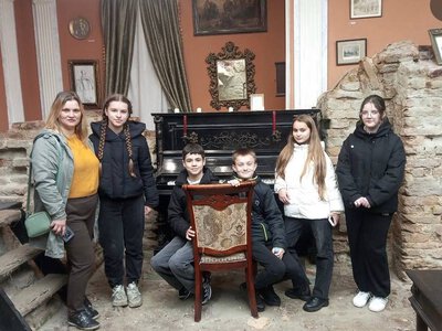 Палац Любомирських під землею: що показують у підземеллях Рівного