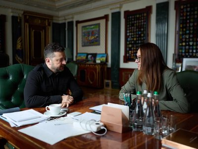 Україна змінює політичну стратегію: Зеленський анонсував оновлення уряду та кадрові перестановки