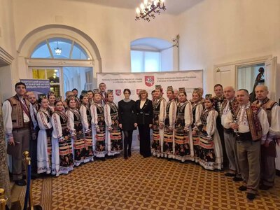 Закарпатський народний хор отримав статус національного за указом Зеленського