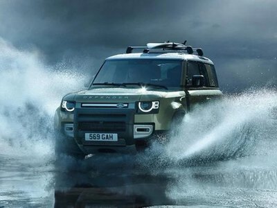 Чоловік скупив 240 позашляховиків Land Rover: з останнім авто сталася загадкова історія
