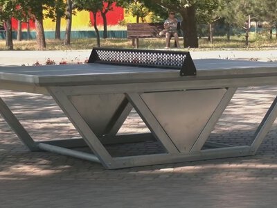 У Хортицькому районі Запоріжжя встановили антивандальні тенісні столи: де вже можна грати