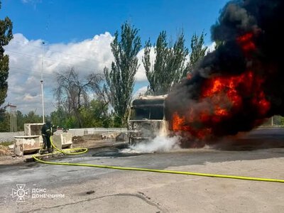 Окупанти атакували підрозділ ДСНС у Богодухові та влучили у вантажівку з пальним у Слов’янську
