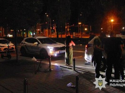 Наркотики просто в центрі Києва: на Печерську затримали дилера