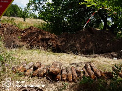 На Миколаївщині під час земляних робіт натрапили на 22 артснаряди минулих війн (ФОТО)