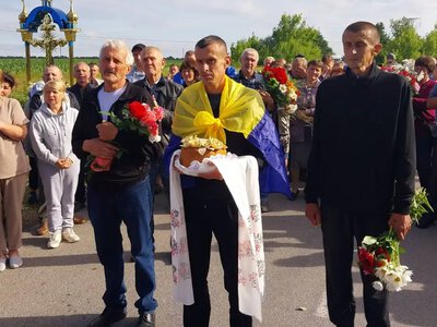 На Хмельниччину з трирічного полону повернувся захисник Павло Яковлєв
