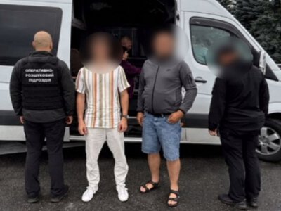 До Румунії — у спальнику: на Буковині викрили перевізника, який за 10 тис. дол. ховав чоловіка від прикордонників