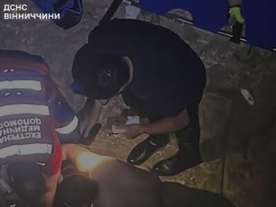 Вінницькі рятувaльники нaдaли домедичну допомогу дівчині, якa впaлa в котловaн