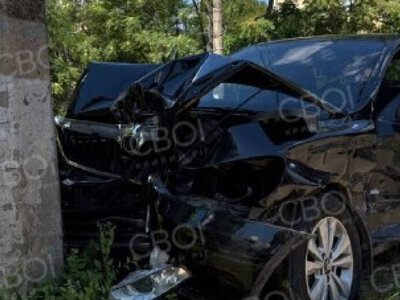 ДТП із трьома постраждалими, серед яких підлітки: у Кривому Розі після зіткнення двох легковиків один влетів у стовп