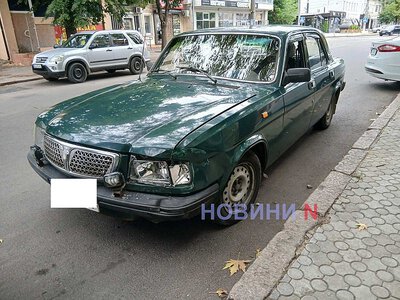 Lexus не пропустив «Волгу» в центрі Миколаєва