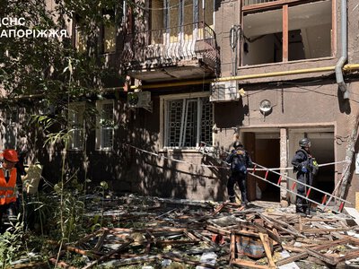 Рятувальники дістали тіла двох людей з-під завалів пошкодженого Росією будинку в Запоріжжі