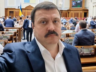 15 років тюрми та конфіскація майна: ВАКС оголосив вирок екснардепу Андрію Деркачу