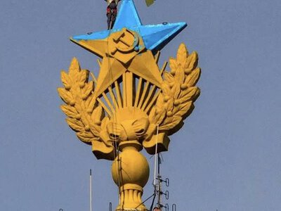 Соцмережі вже кілька днів обговорюють двох росіян, які видерлися на шпиль Емпайр-Стейт-Білдінг у Нью-Йорку