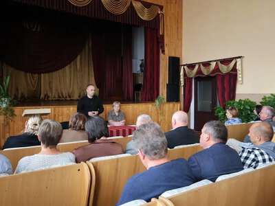 Голова Волинської ОВА зустрівся зі старостами турійських округів: дороги, дрова для сімей загиблих і шкільне харчування