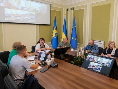 Кухарям у школах Львівщини хочуть підняти зарплати: на це потрібно 9 мільйонів гривень