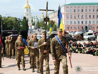 Київ попрощався з героєм-поліцейським Олександром Кучаєм
